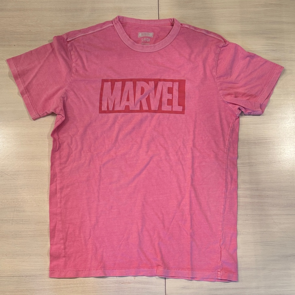 Marvel Logo Pink Short Sleeve Women’s Tee Size Small